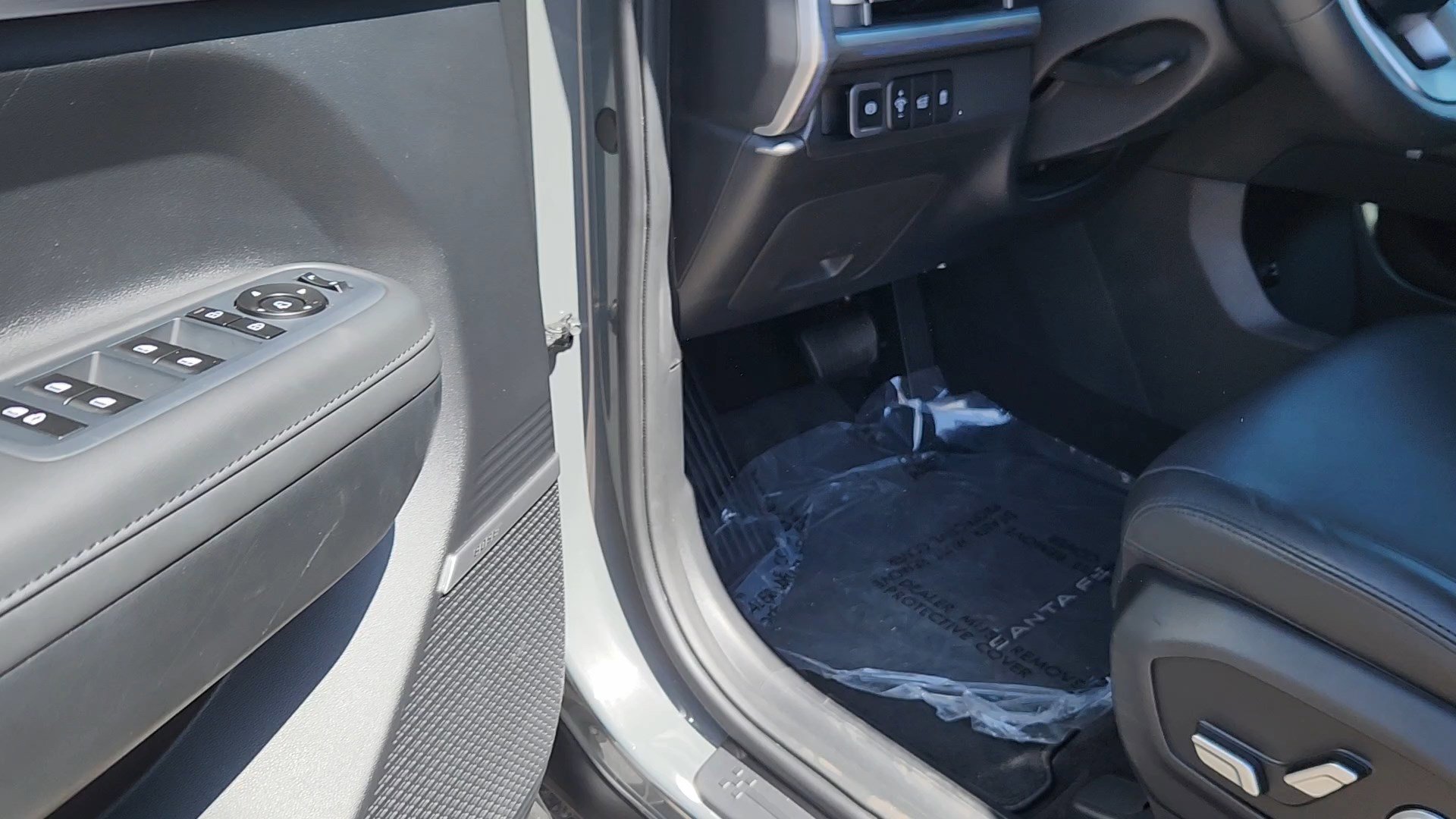 Used 2024 Hyundai Santa Fe Limited image 30