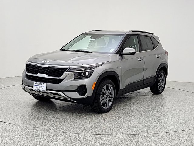 Used 2023 Kia Seltos S AWD/4WD image 1