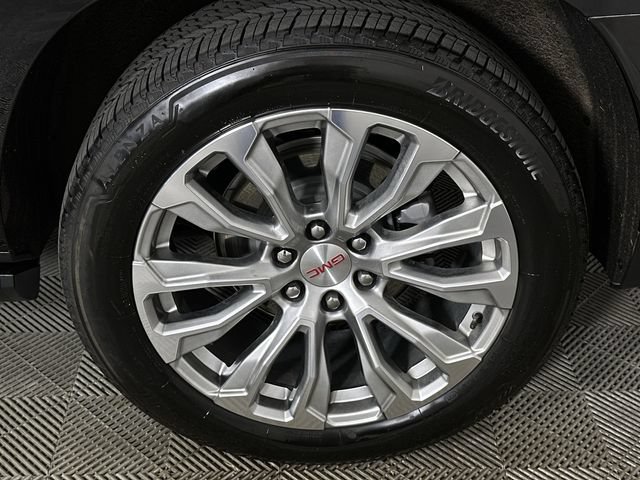 Used 2024 GMC Yukon XL Denali w/ Advanced Technology Package AWD/4WD image 34