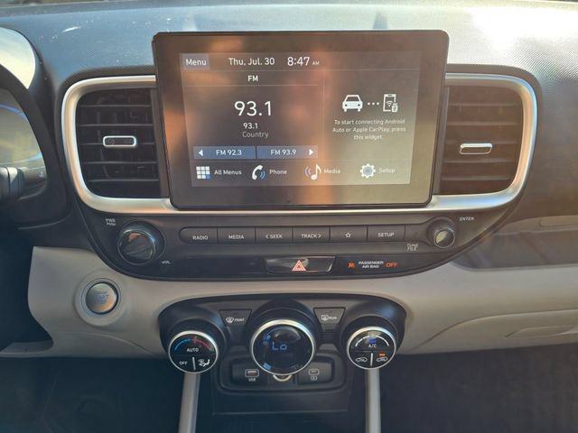 Used 2025 Hyundai Venue SEL FWD image 19