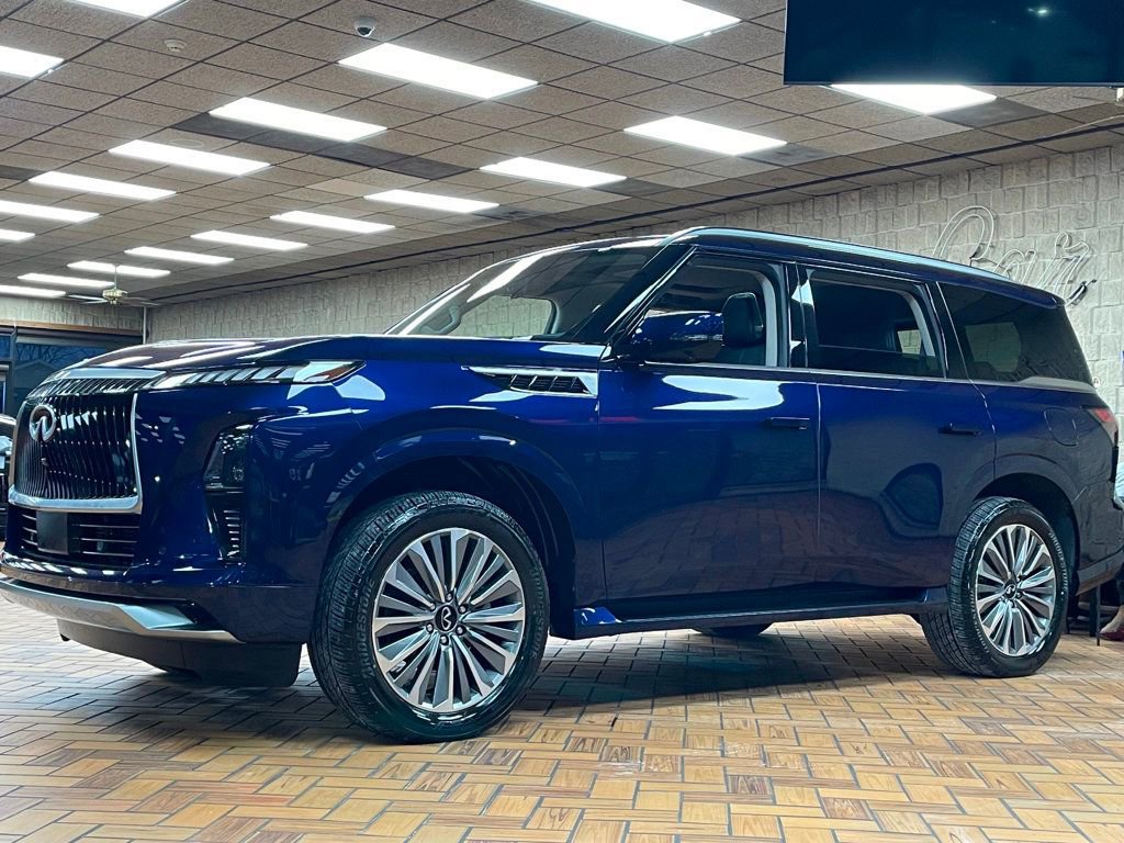 Used 2025 INFINITI QX80 Sensory image 4