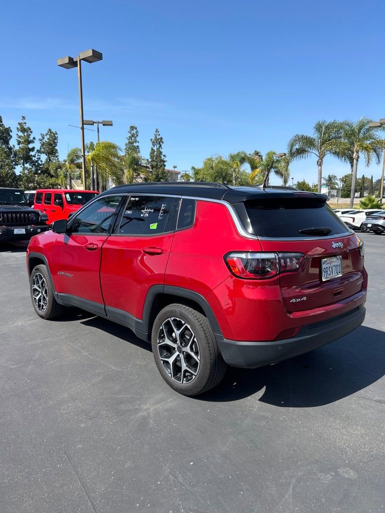 Used 2025 Jeep Compass Limited AWD/4WD image 4