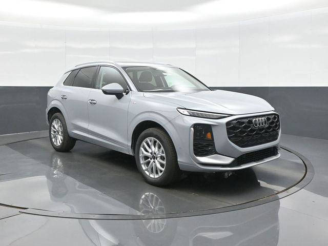 Used 2026 Audi Q3 quattro 2.0T w/ Driver Assistance Package AWD/4WD image 1
