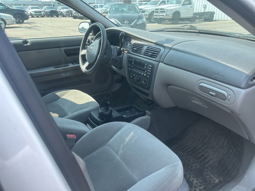 Used 2005 Ford Taurus SE image 17