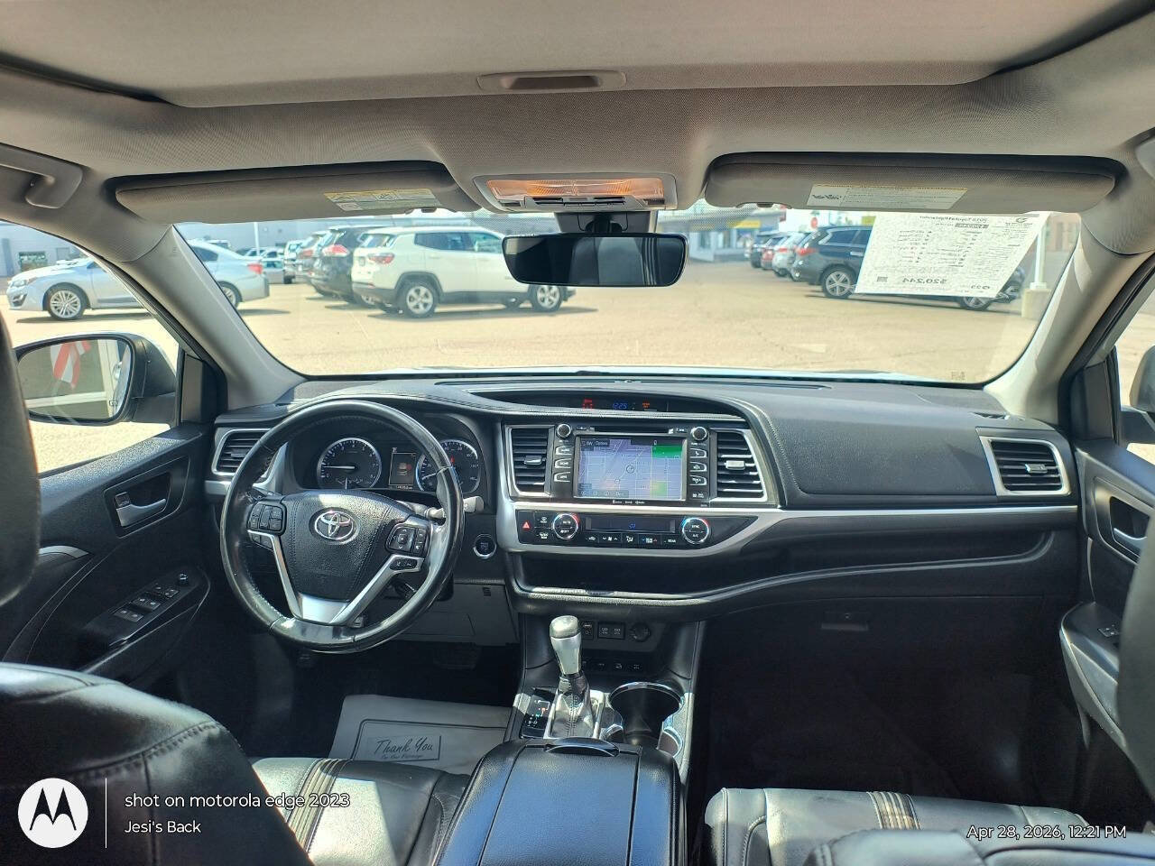 Used 2018 Toyota Highlander SE w/ Carpet Mat Package (TMS) AWD/4WD image 13
