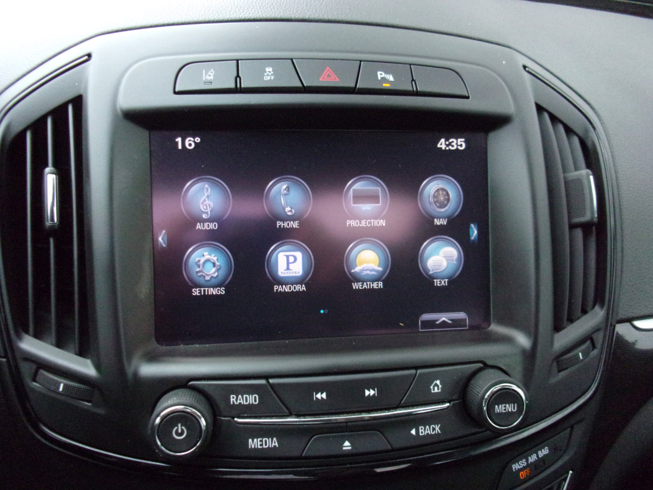 Used 2017 Buick Regal Premium w/ Driver Confidence Package #2 image 21