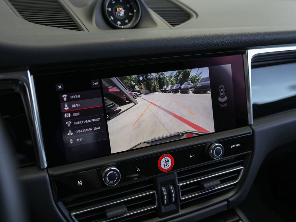 Certified 2026 Porsche Macan AWD/4WD image 24