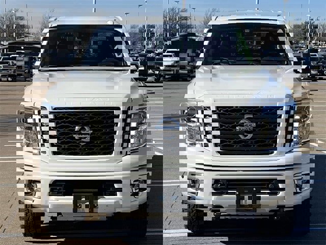 Used 2019 Nissan Titan PRO-4X w/ Pro-4x Convenience Package image 9