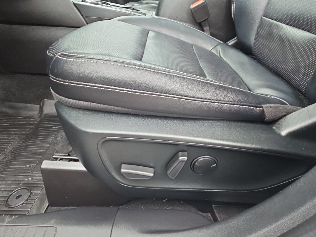 Used 2022 Ford Escape SEL w/ Technology Package FWD image 27