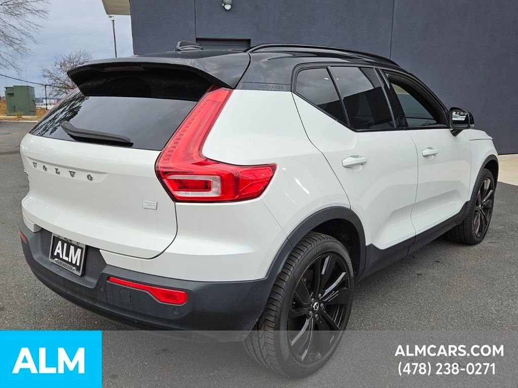Used 2022 Volvo XC40 P8 Recharge Ultimate image 8