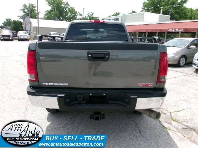 Used 2011 GMC Sierra 2500 SLE w/ SLE Preferred Package AWD/4WD image 2