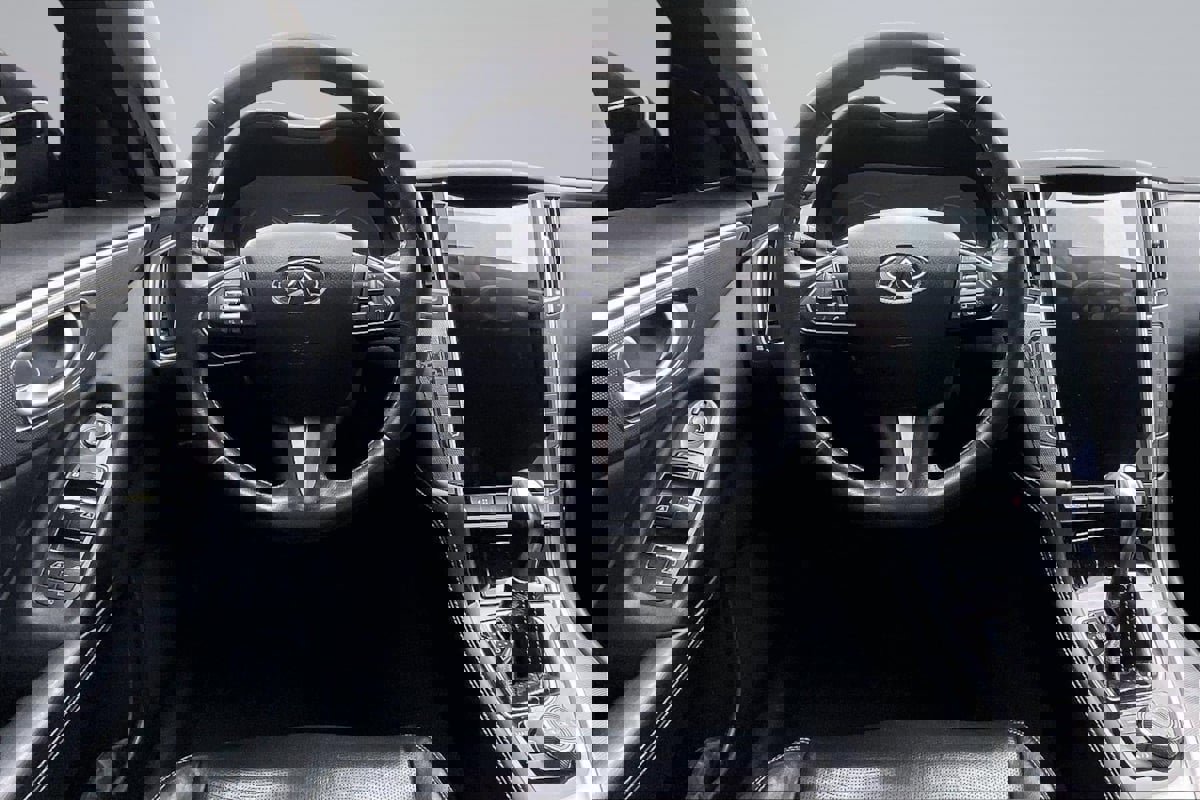 Used 2015 INFINITI Q50 Premium w/ Navigation Package image 5