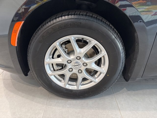 Used 2023 Chrysler Pacifica Touring-L FWD image 13