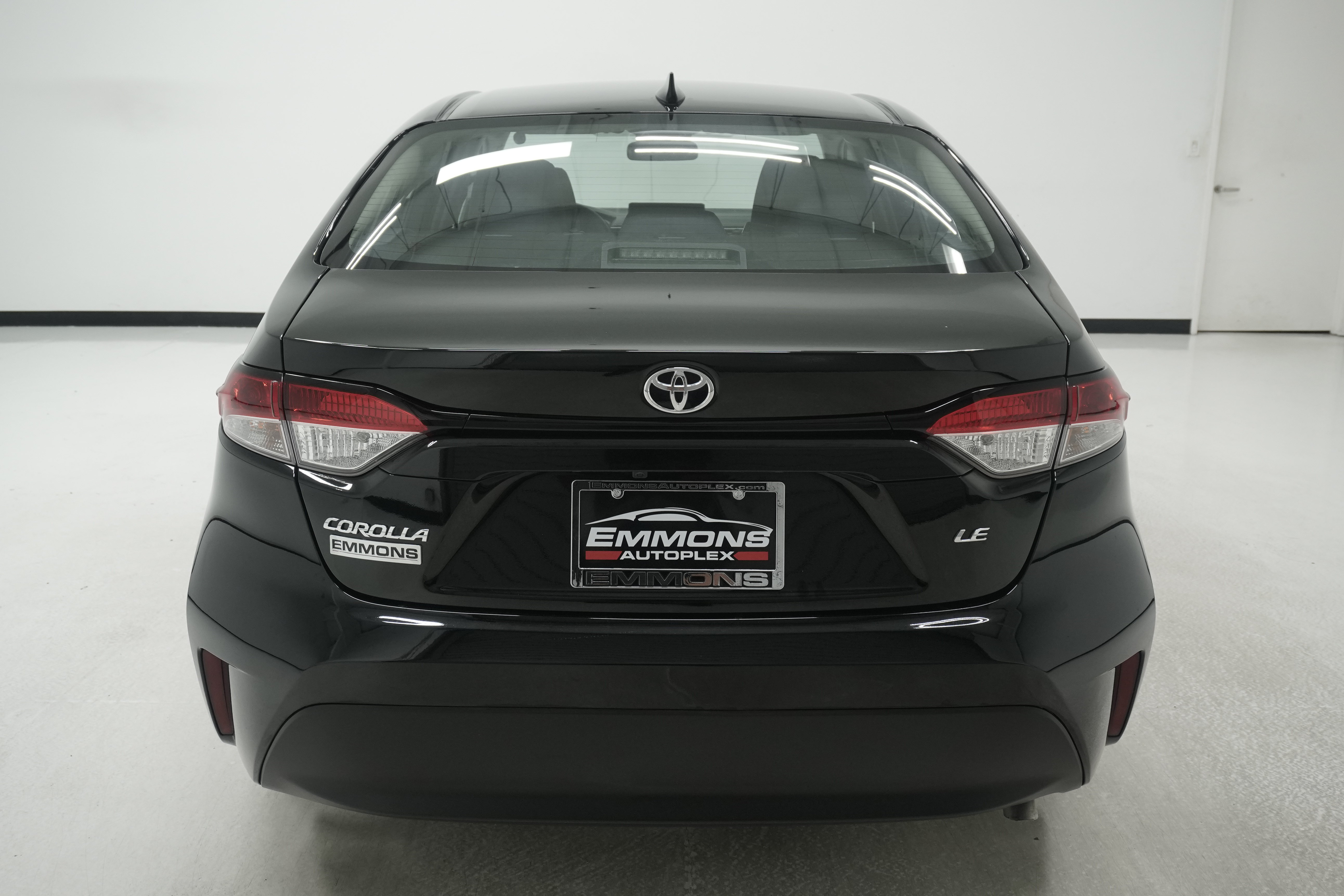 Used 2024 Toyota Corolla LE FWD image 5