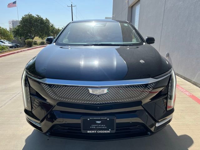 Used 2025 Cadillac Optiq Luxury 1 image 3