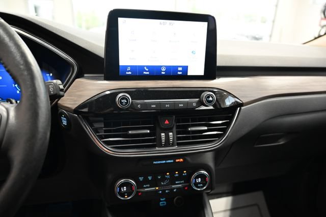 Used 2020 Ford Escape Titanium AWD/4WD image 15