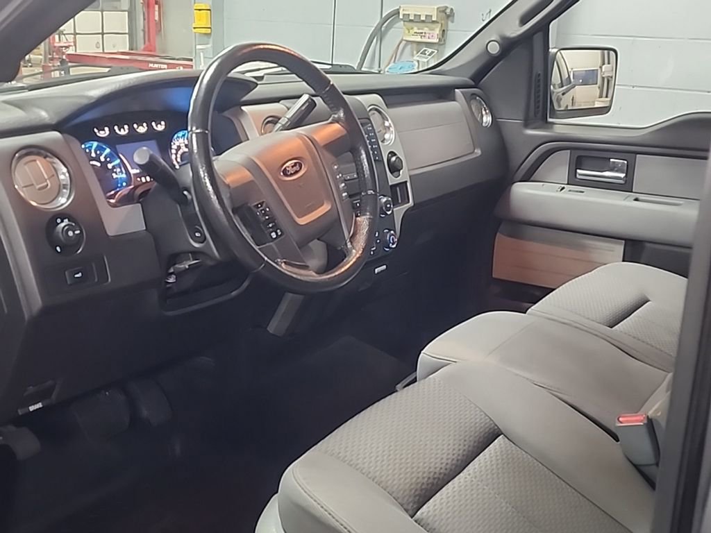 Used 2013 Ford F150 XLT w/ Luxury Equipment Group image 2