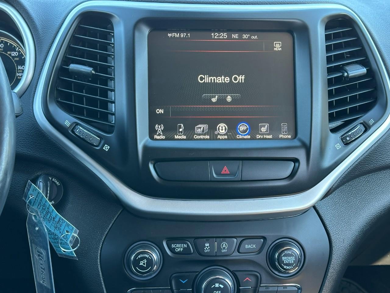 Used 2017 Jeep Cherokee Trailhawk w/ Cold Weather Group image 13