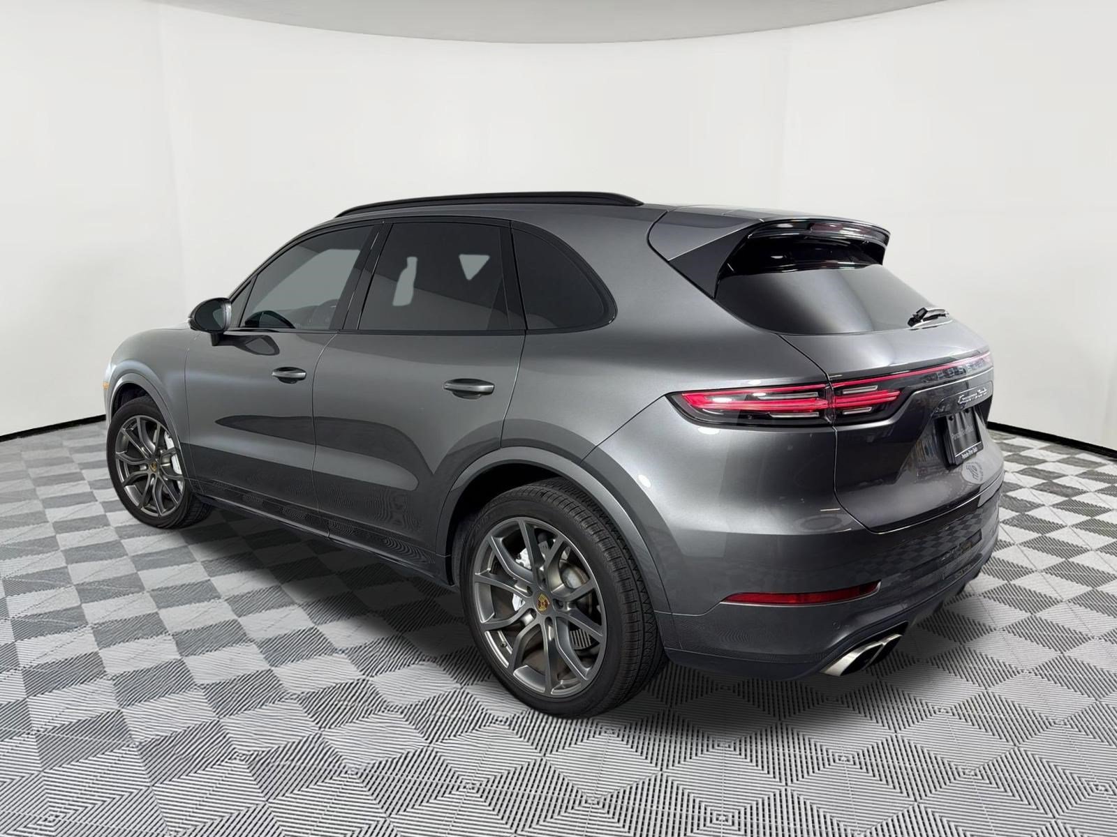 Certified 2020 Porsche Cayenne Turbo AWD/4WD image 3
