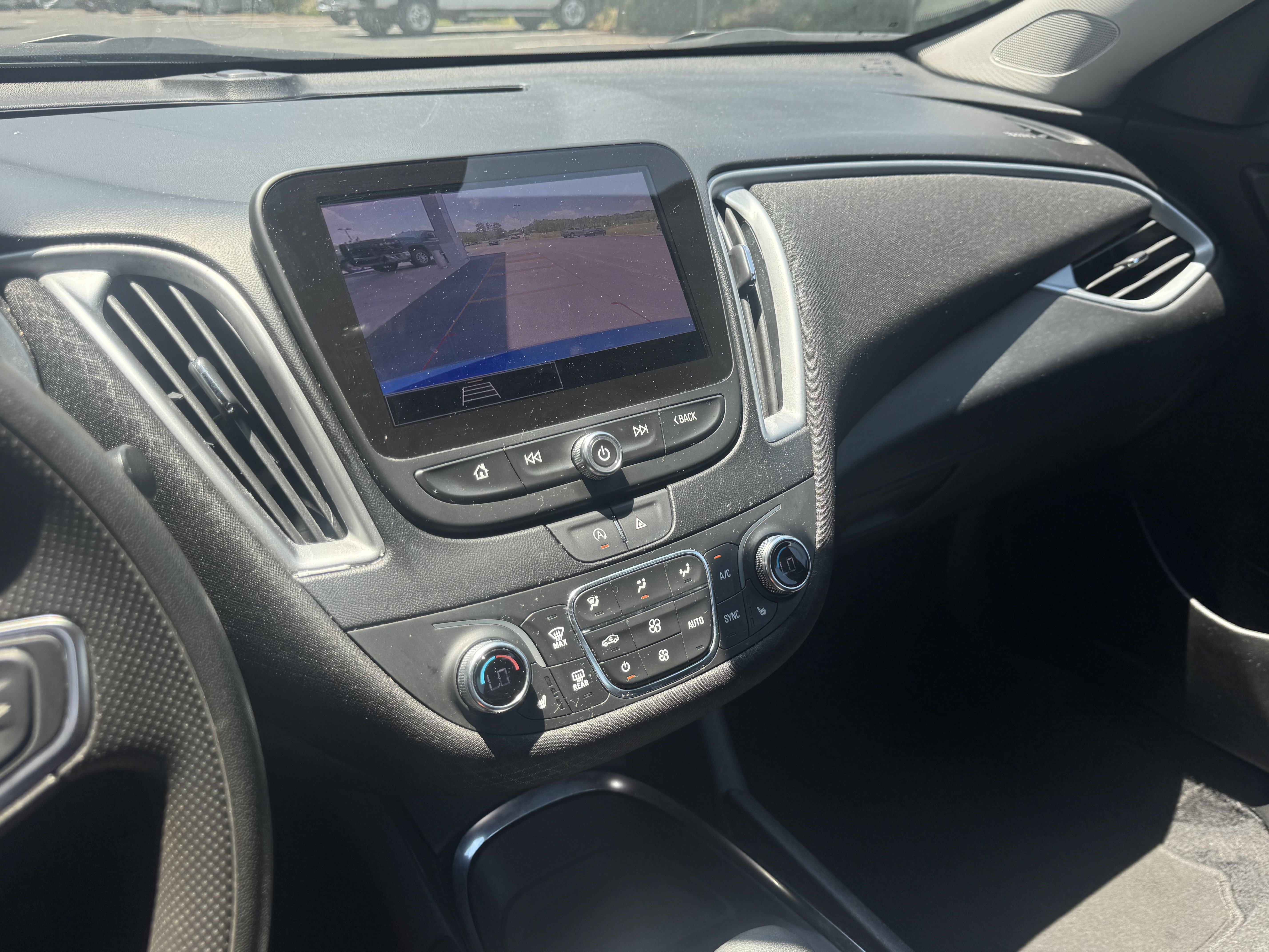 Used 2023 Chevrolet Malibu LT image 14