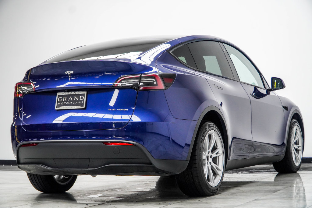 Used 2023 Tesla Model Y AWD image 15