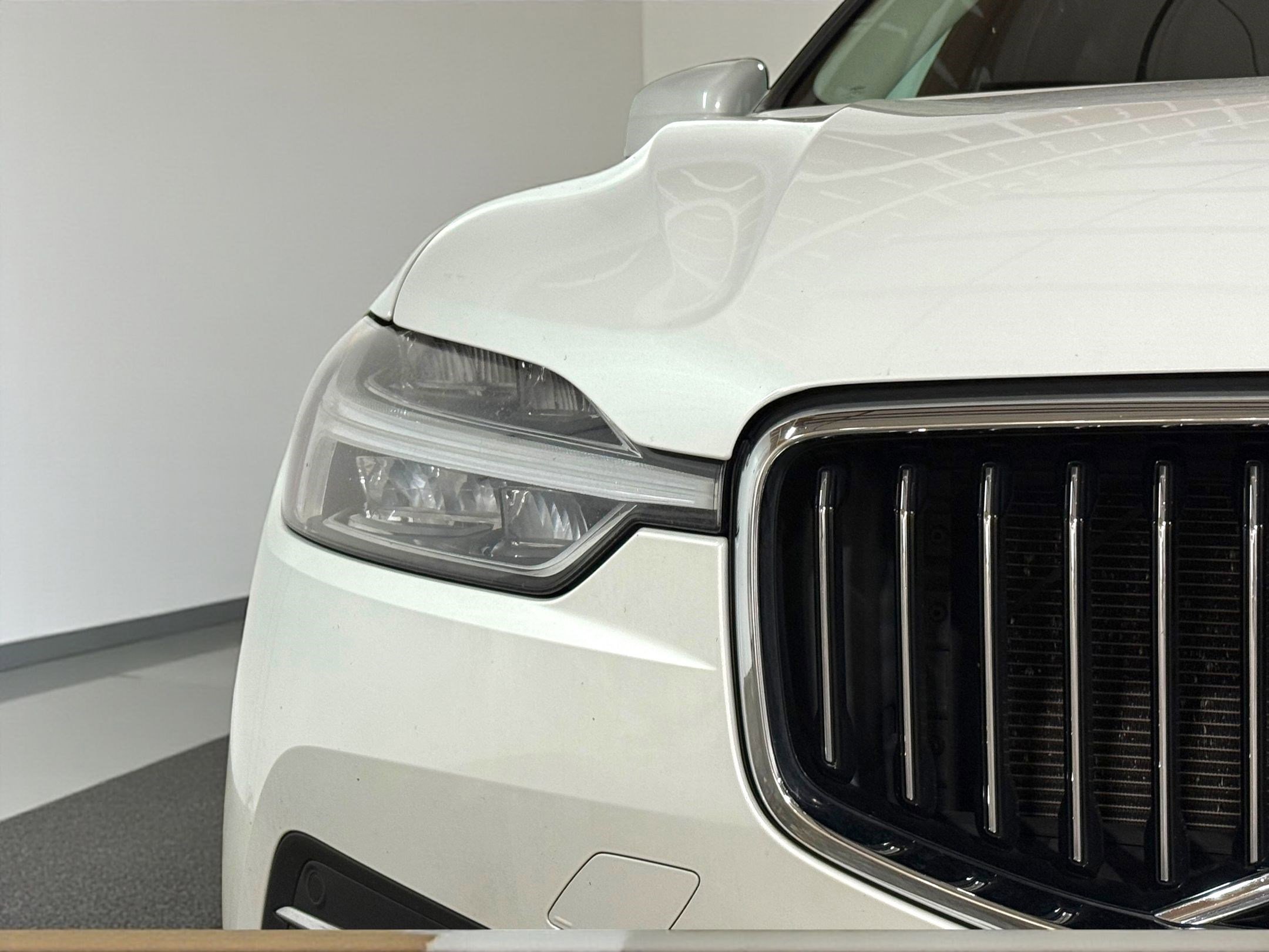 Used 2019 Volvo XC60 T5 Inscription w/ Protection Package Premier image 11