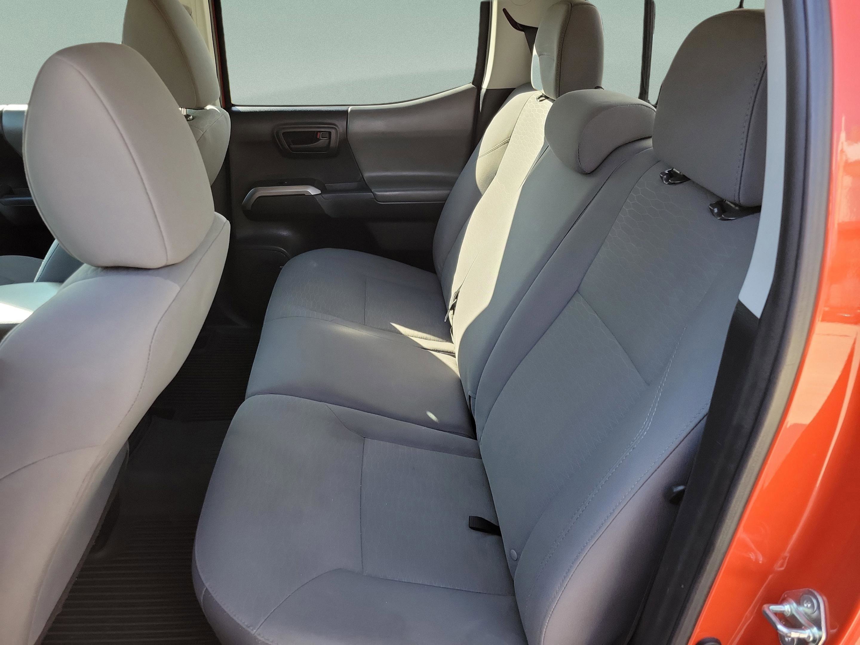 Used 2017 Toyota Tacoma SR5 w/ Tow Package RWD image 18