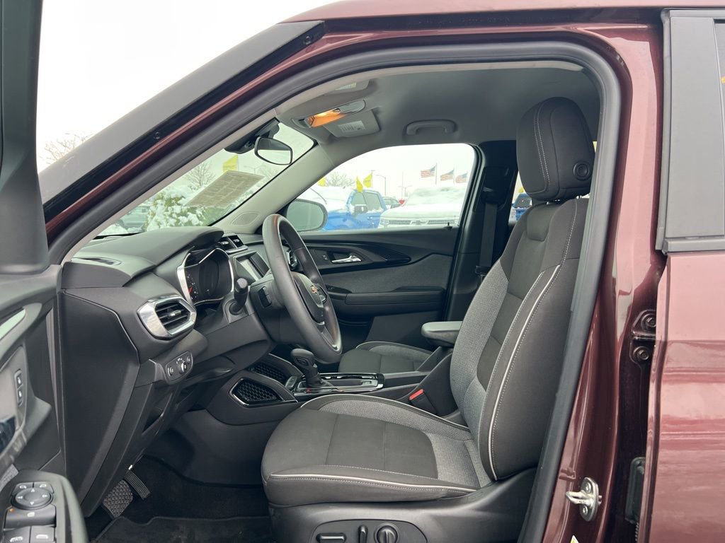 Used 2023 Chevrolet TrailBlazer LT image 11