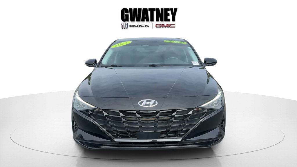 Used 2023 Hyundai Elantra SEL w/ Convenience Package image 2