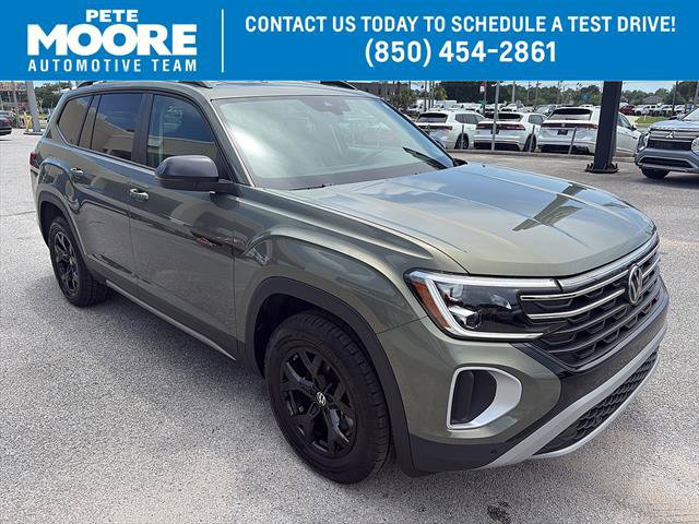 Certified 2025 Volkswagen Atlas Peak Edition SE AWD/4WD image 1