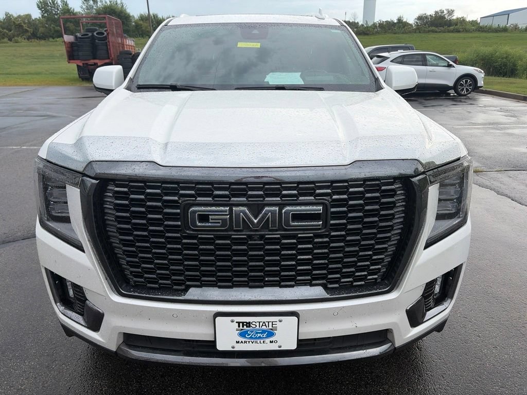 Used 2024 GMC Yukon XL Denali Ultimate w/ LPO, Floor Liner Package AWD/4WD image 2