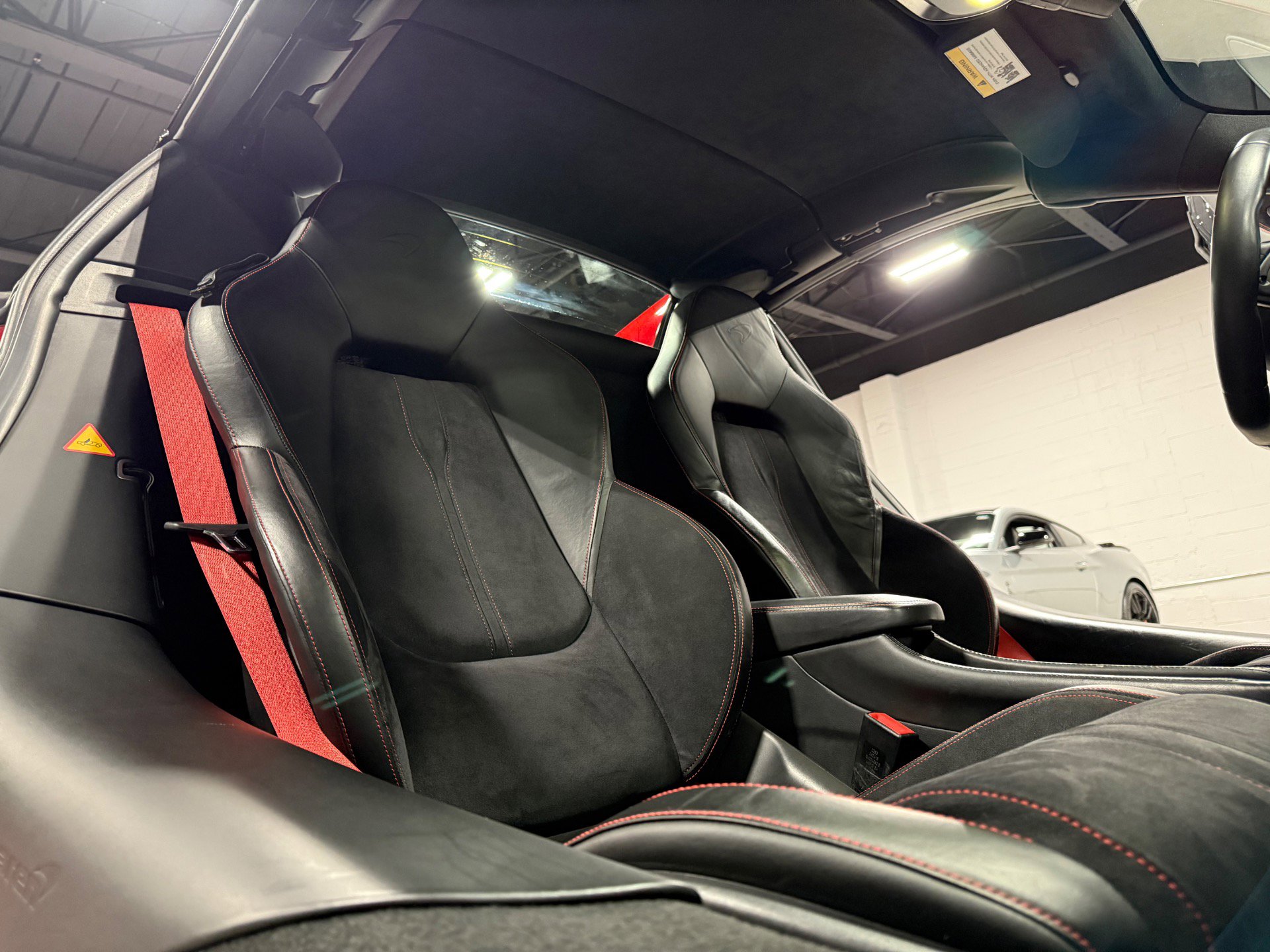 Used 2018 McLaren 570S Spider image 45