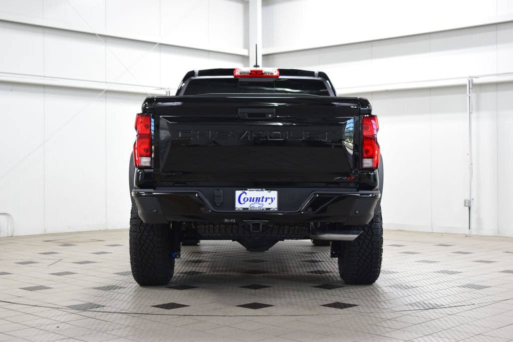 New 2026 Chevrolet Colorado ZR2 w/ Technology Package AWD/4WD image 7