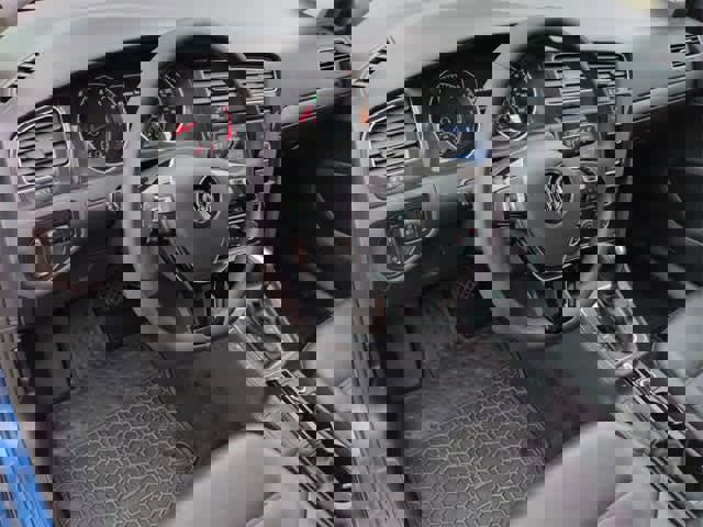 Used 2021 Volkswagen Golf 4-Door image 10