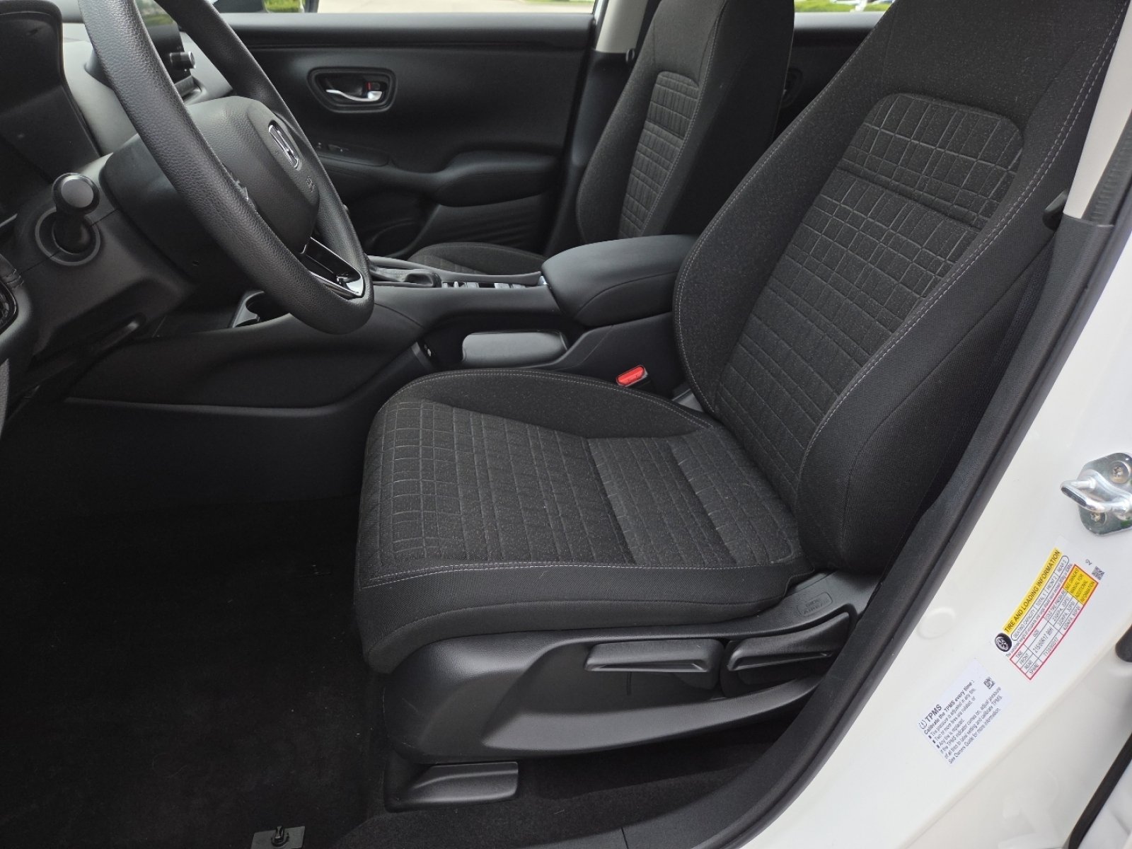 Used 2023 Honda HR-V LX image 24