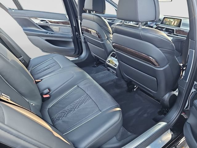 Used 2021 BMW 740i xDrive w/ M Sport Package AWD/4WD image 34