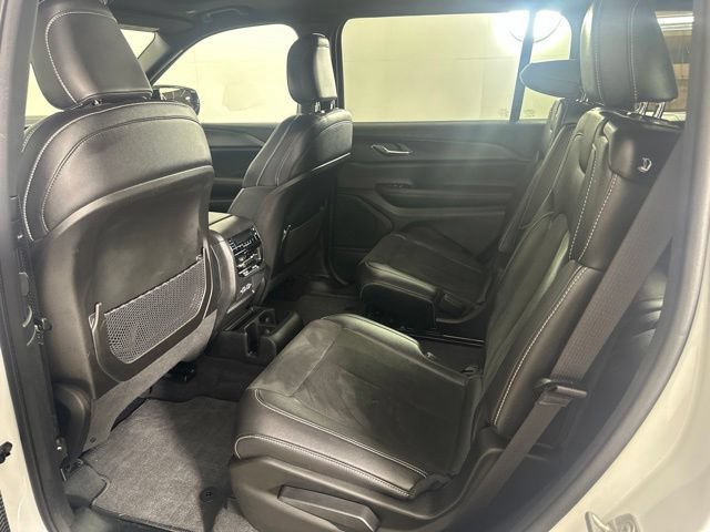 Used 2024 Jeep Grand Cherokee L Altitude AWD/4WD image 19