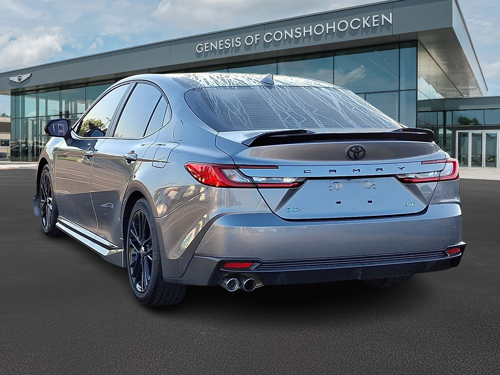 Used 2025 Toyota Camry SE FWD image 4