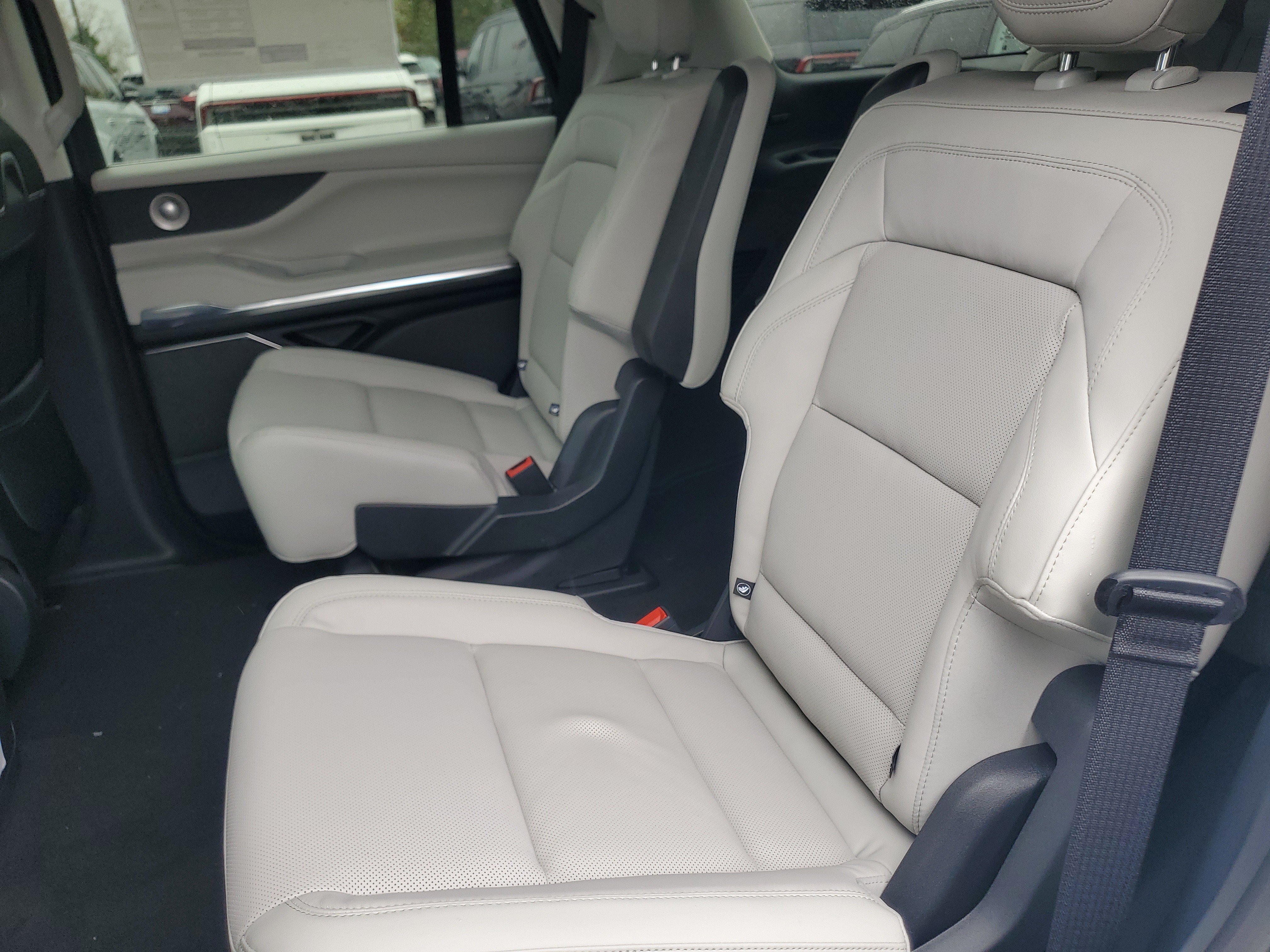 New 2026 Lincoln Navigator Reserve AWD/4WD image 30