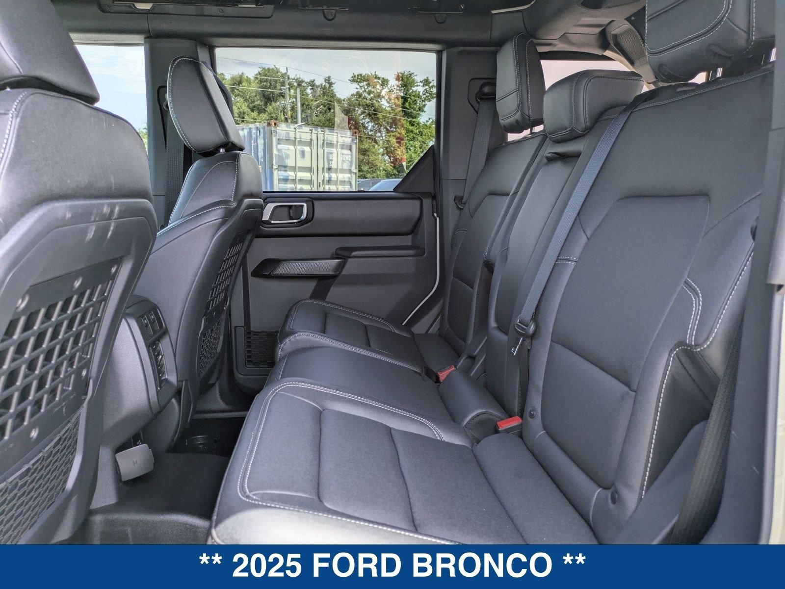 New 2025 Ford Bronco Badlands image 25