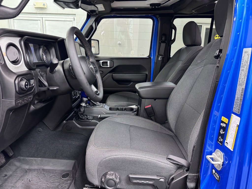 Used 2024 Jeep Gladiator Sport image 12