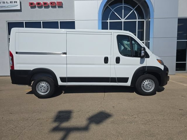 Used 2025 RAM ProMaster 1500 w/ Safety Group FWD image 2