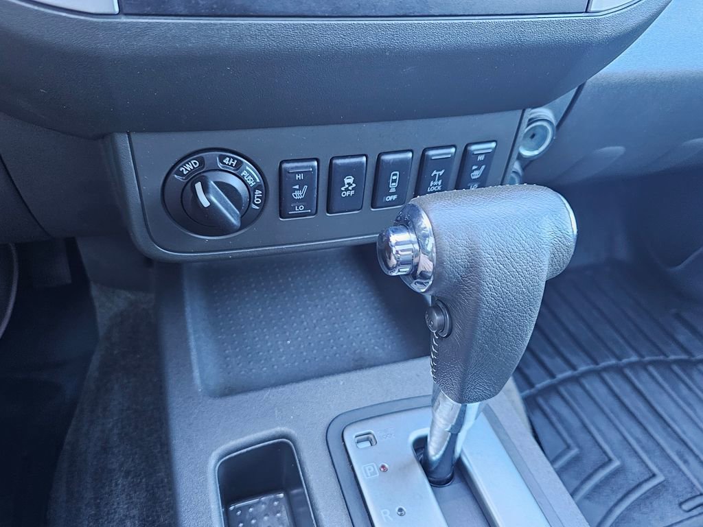 Used 2014 Nissan Frontier PRO-4X w/ Pro-4x Luxury Package AWD/4WD image 22