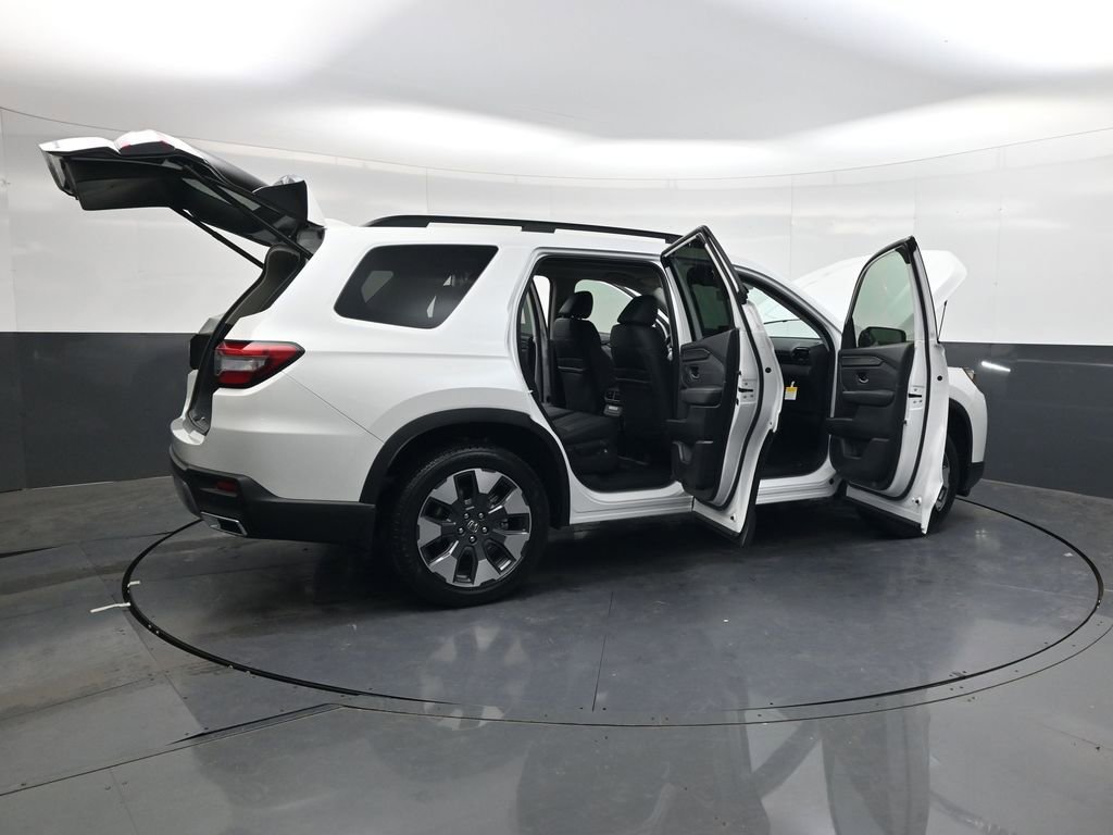 New 2026 Honda Pilot Touring image 39