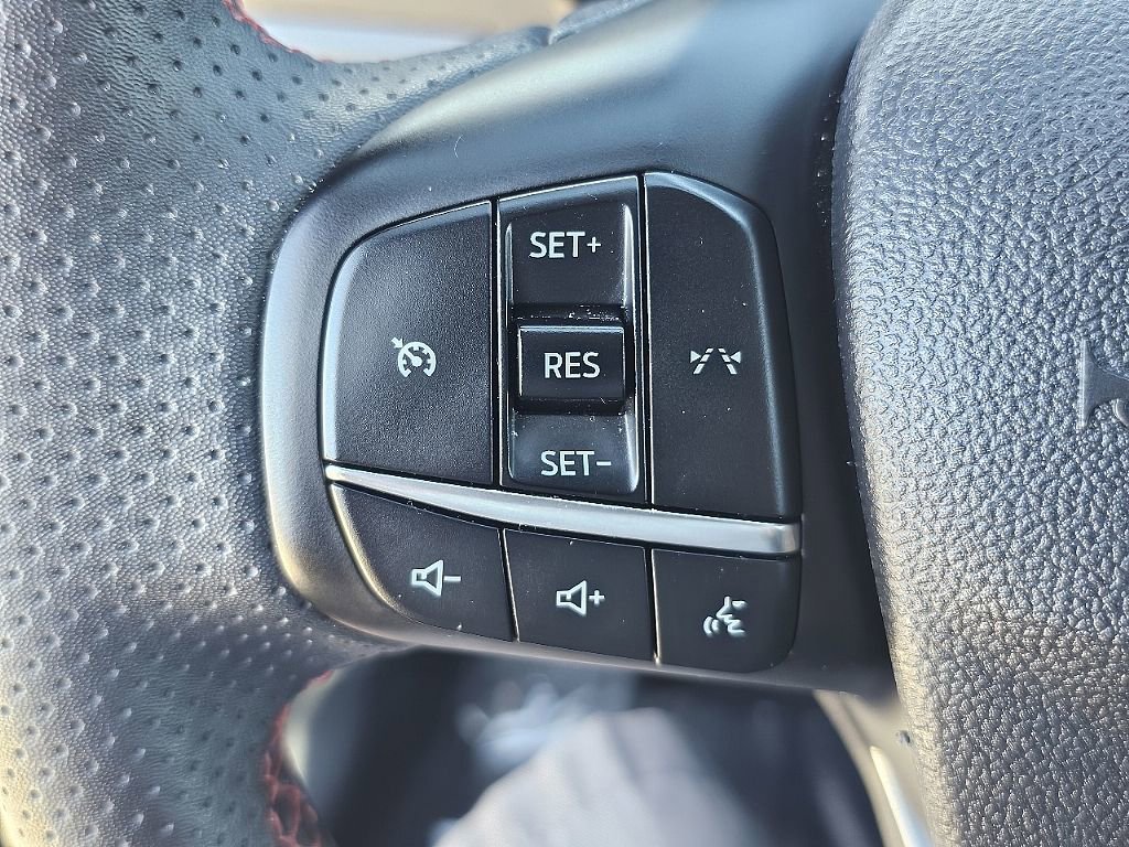 Used 2025 Ford Escape ST-Line image 31