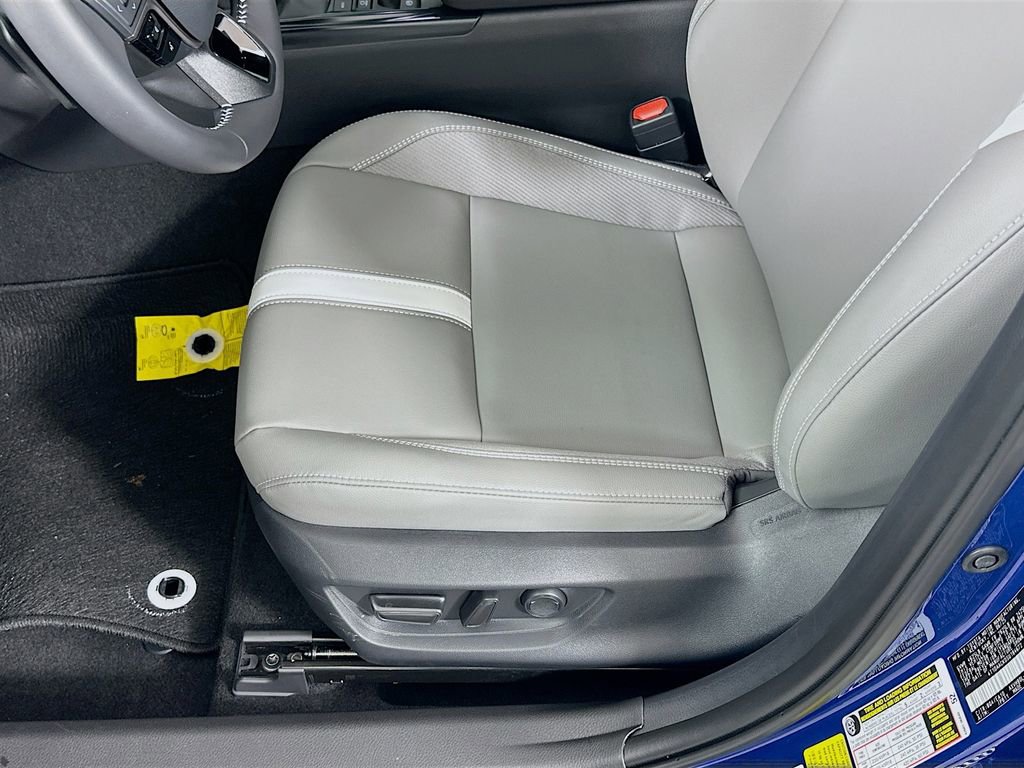 Used 2025 Toyota Camry SE w/ Convenience Package image 20