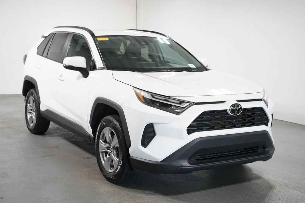 Used 2023 Toyota RAV4 XLE FWD image 3