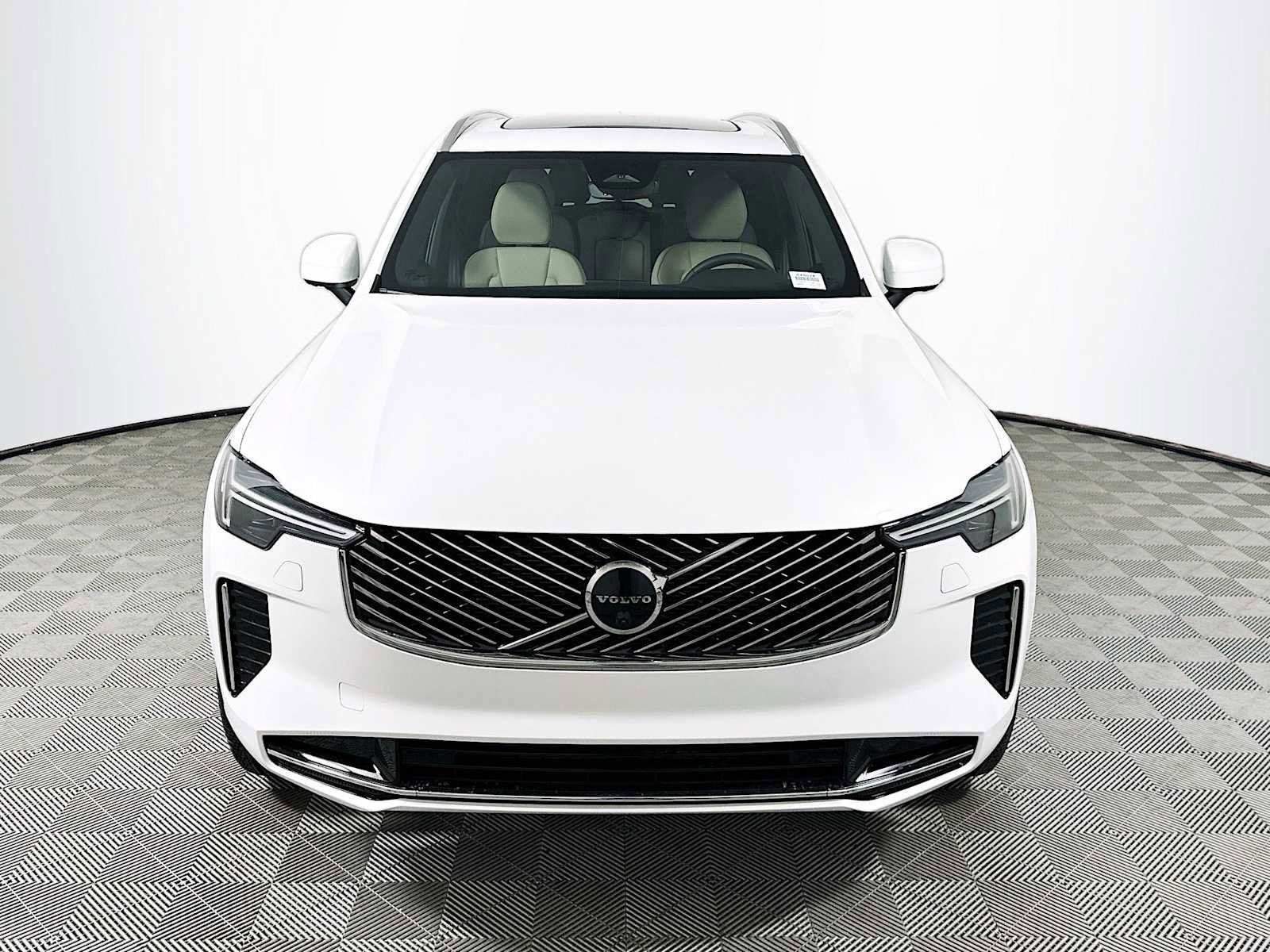 New 2026 Volvo XC90 B6 Plus w/ Protection Package Premier image 2