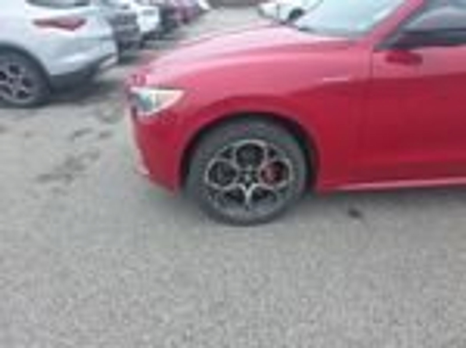 Used 2023 Alfa Romeo Stelvio Veloce image 4