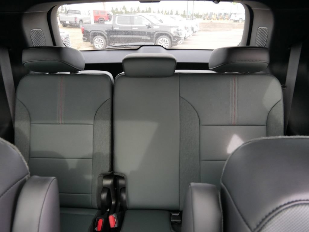 New 2026 GMC Acadia AT4 w/ Luxury Package AWD/4WD image 10